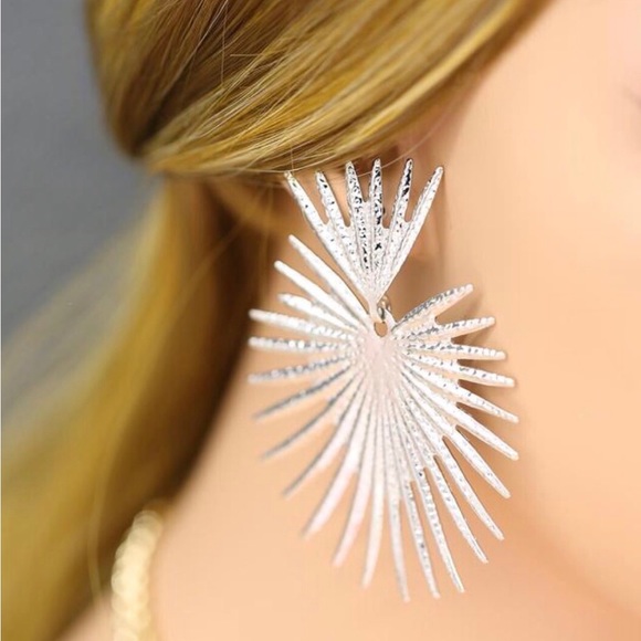 Zara Radiance Heart Crown Sunburst Beam Ray Regal Royal Statement Silver Earring - Picture 10 of 13